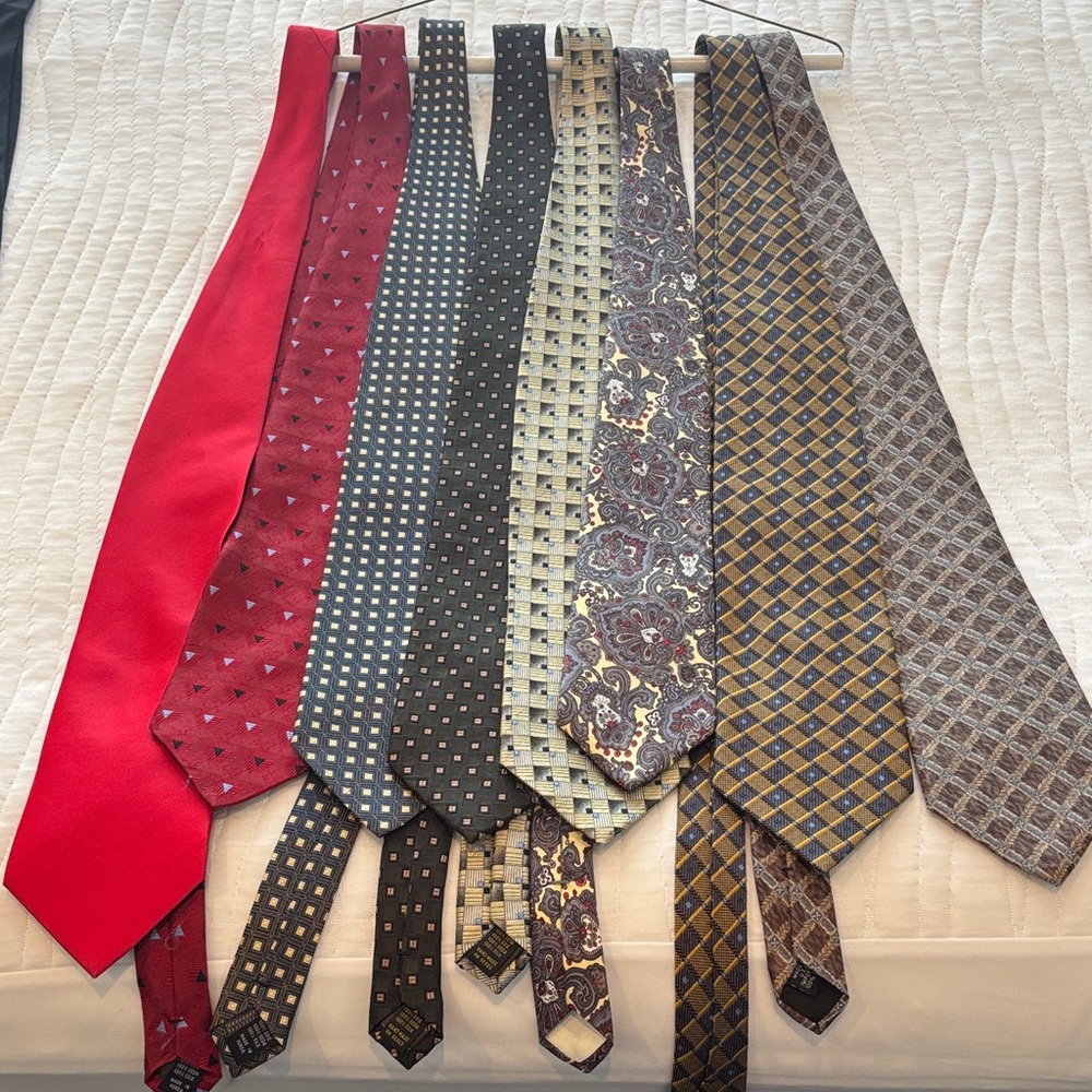 Men's Red Necktie - Classic Solid and Pattern Sty… - image 1